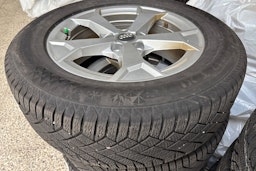 valkoinen Audi Q3 2021 kuva 16.