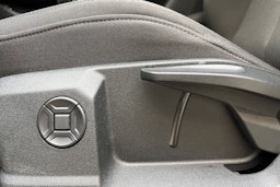 valkoinen Audi Q3 2021 kuva 18.