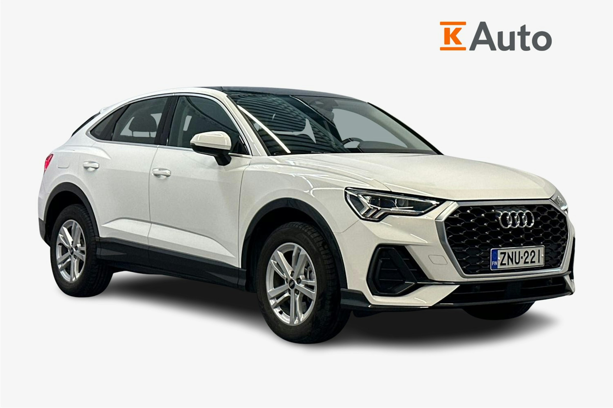 valkoinen Audi Q3 2021 kuva 1.