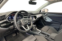 valkoinen Audi Q3 2021 kuva 7.