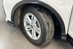 valkoinen Audi Q3 2021 kuva 13.