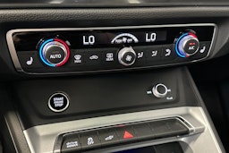 valkoinen Audi Q3 2021 kuva 24.