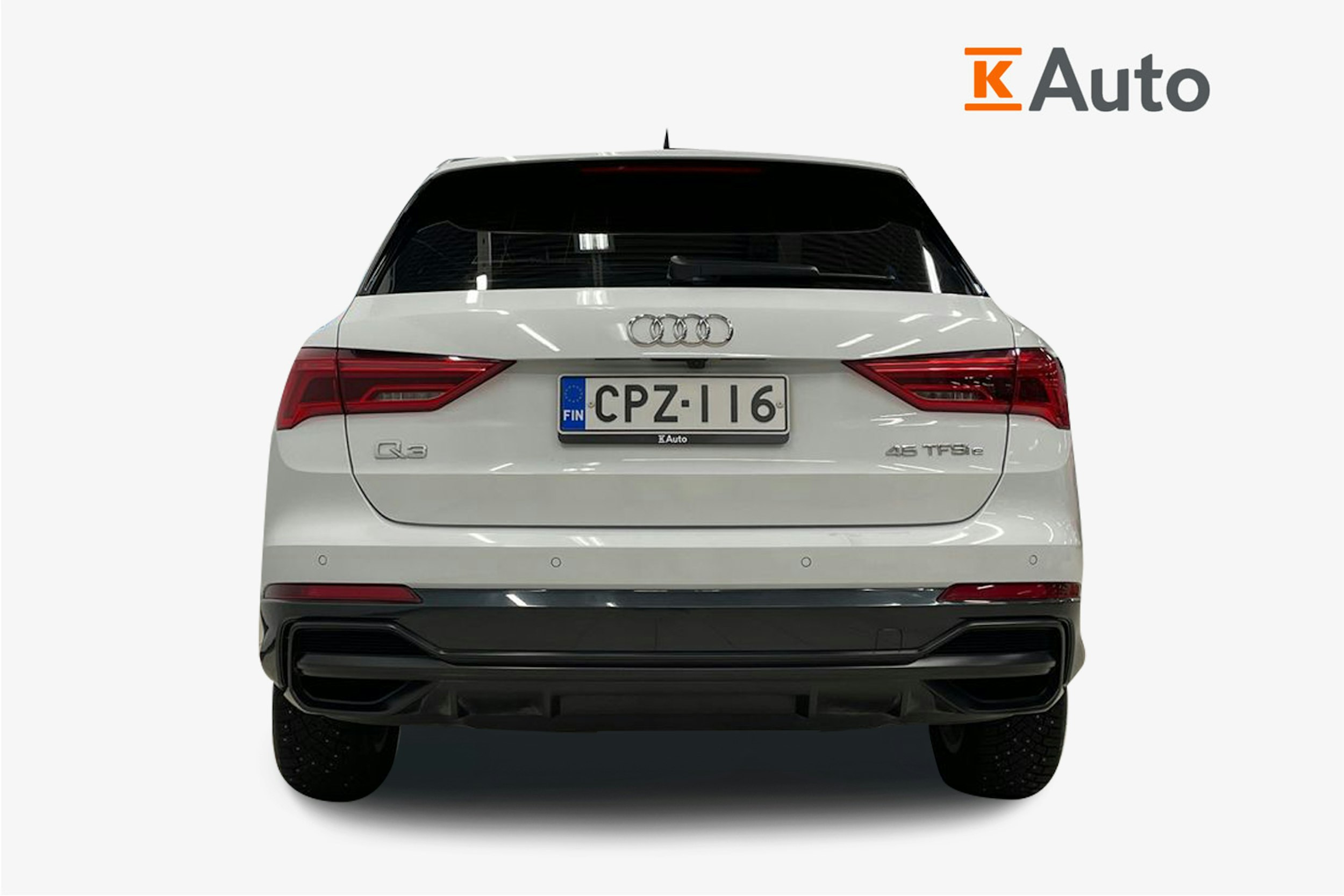 valkoinen Audi Q3 2022 kuva 3.