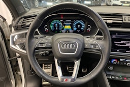 valkoinen Audi Q3 2022 kuva 14.