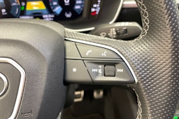 valkoinen Audi Q3 2022 kuva 15.