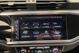 valkoinen Audi Q3 2022 kuva 19.