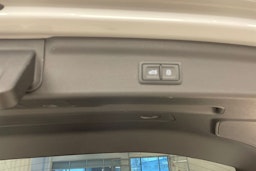 valkoinen Audi Q3 2022 kuva 22.