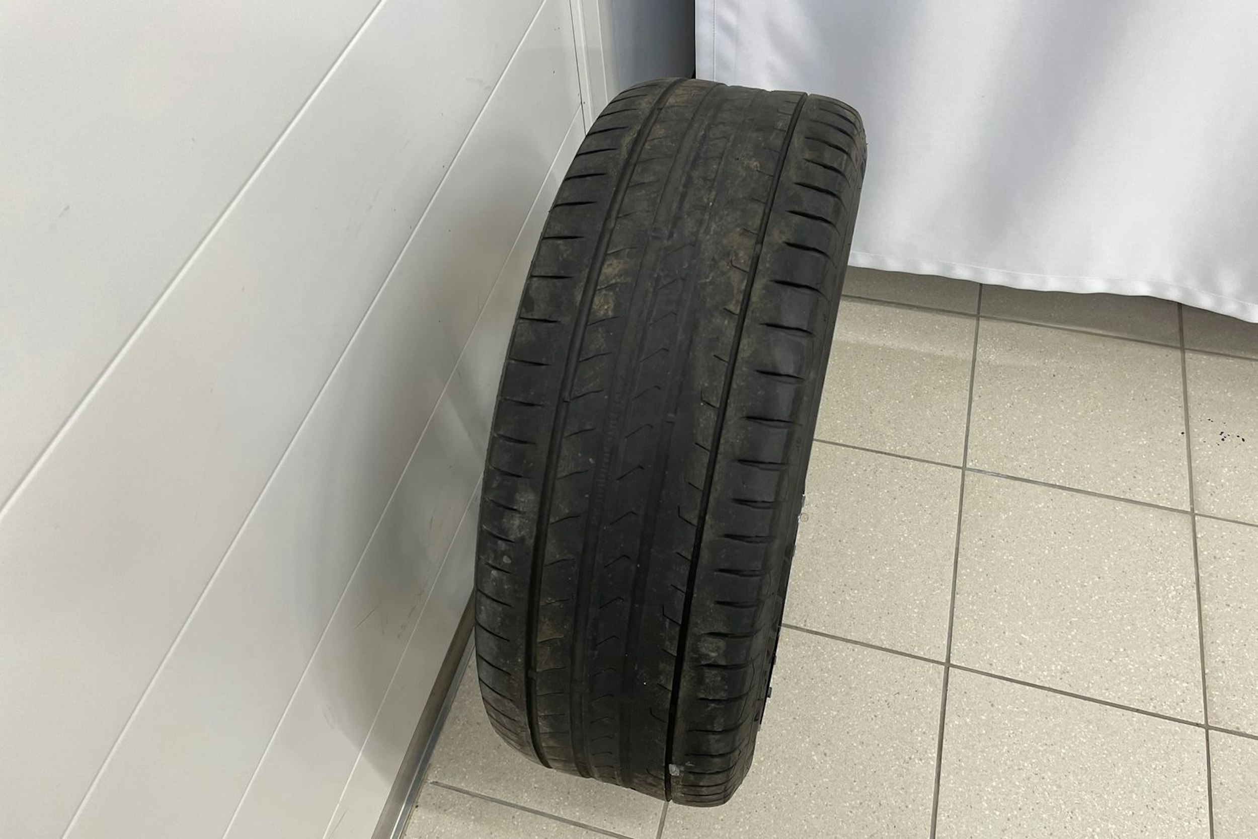 valkoinen Audi Q3 2022 kuva 24.