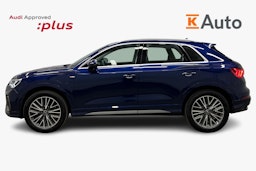 sininen Audi Q3 2022 kuva 6.