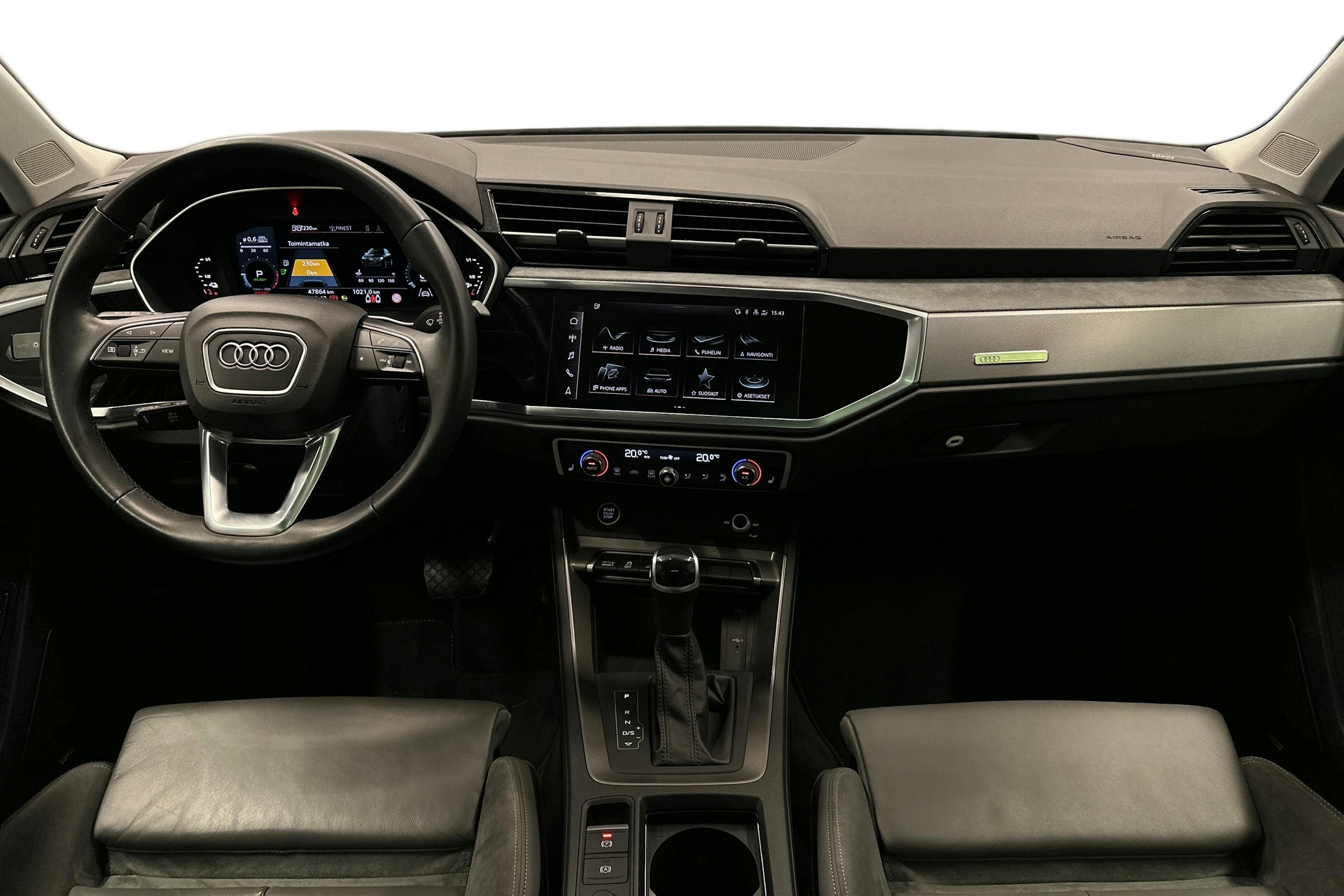sininen Audi Q3 2022 kuva 9.