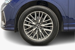 sininen Audi Q3 2022 kuva 11.