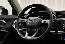 sininen Audi Q3 2022 kuva 13.