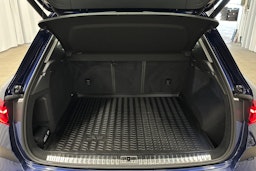 sininen Audi Q3 2022 kuva 24.
