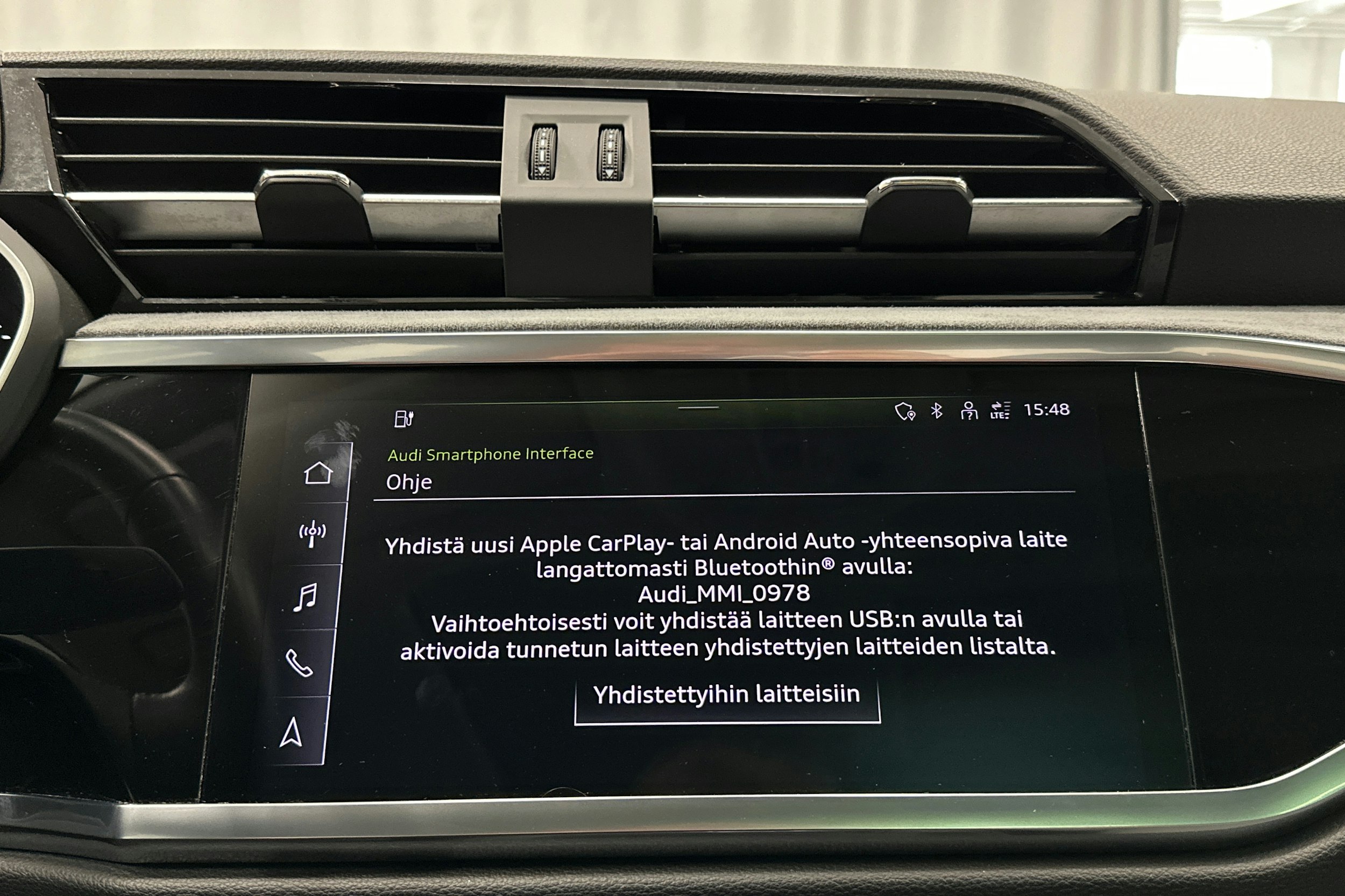 sininen Audi Q3 2022 kuva 28.