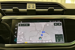 sininen Audi Q3 2022 kuva 29.