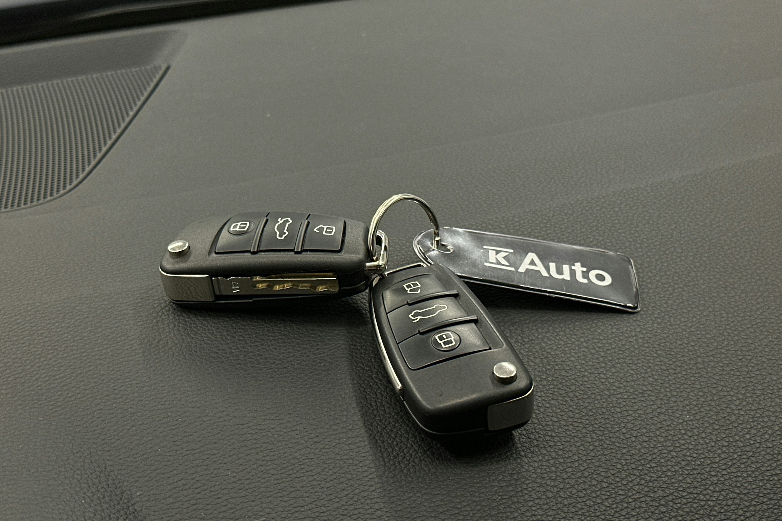 sininen Audi Q3 2022 kuva 34.