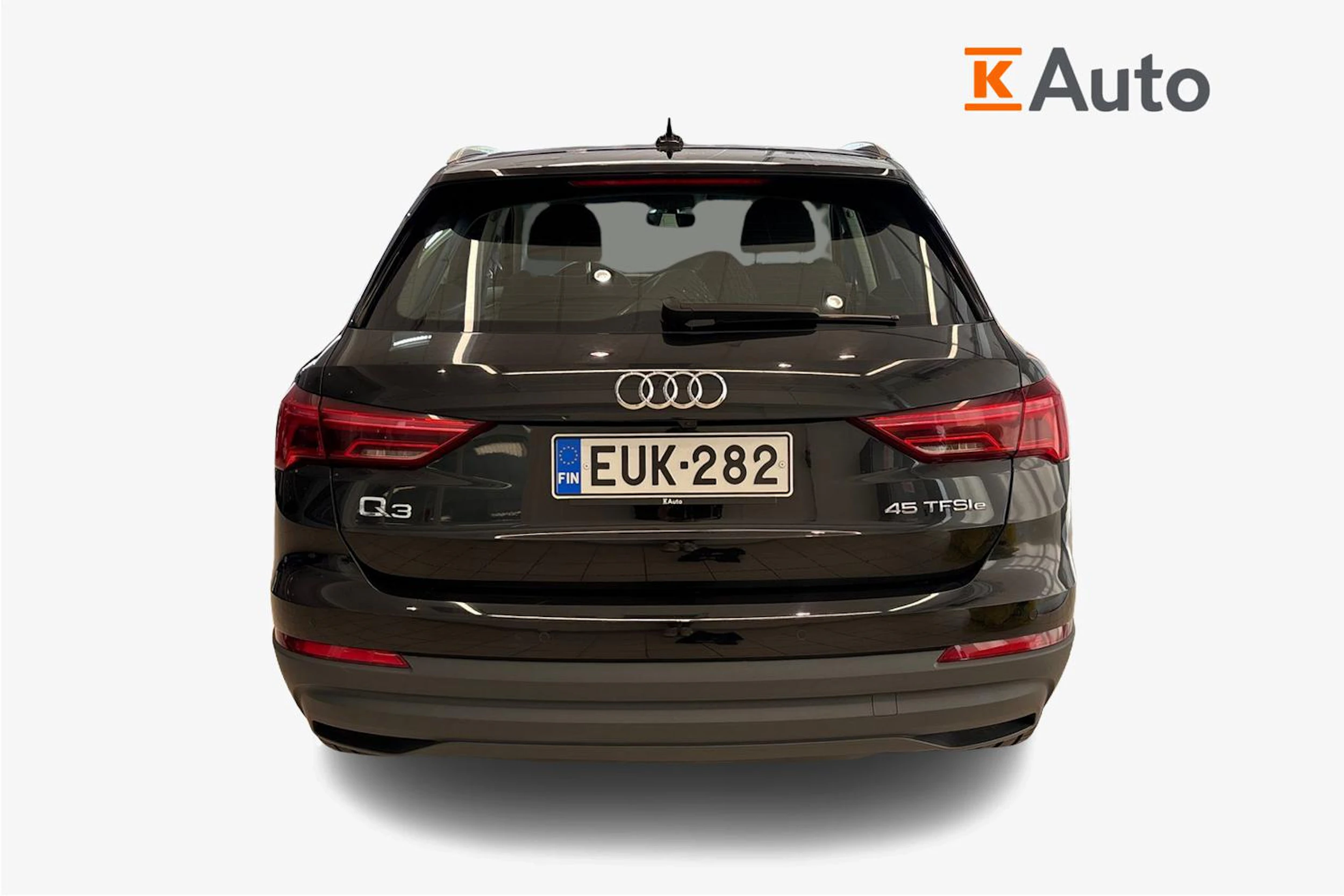 Musta Audi Q3 2022 kuva 3.