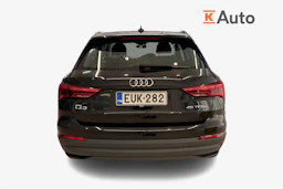 Musta Audi Q3 2022 kuva 3.