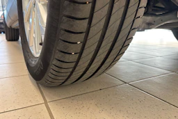 Musta Audi Q3 2022 kuva 10.
