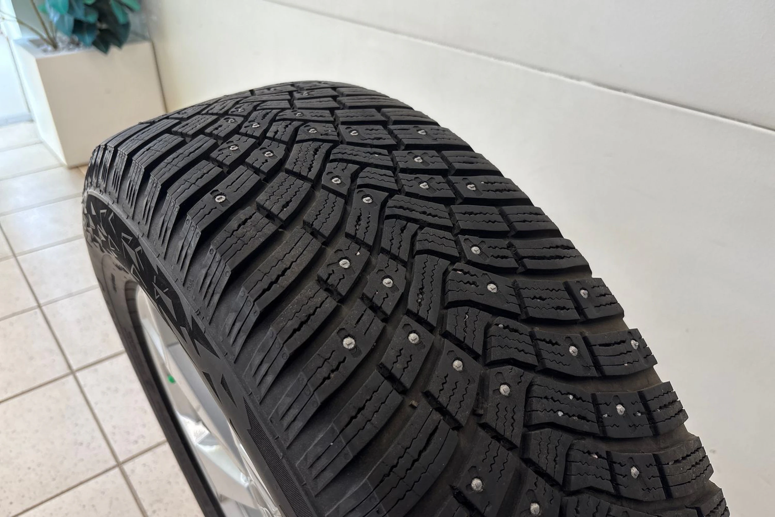 Musta Audi Q3 2022 kuva 12.