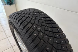 Musta Audi Q3 2022 kuva 12.