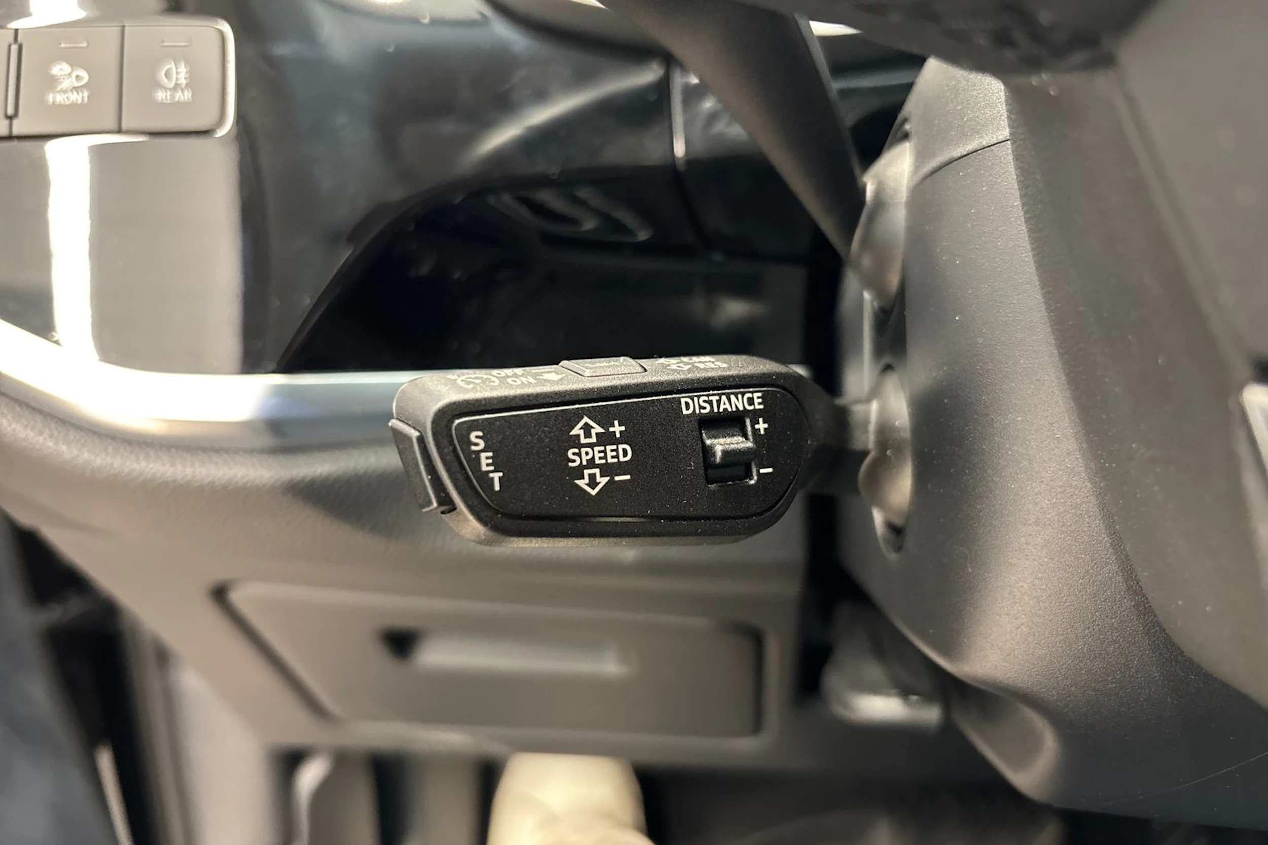 Musta Audi Q3 2022 kuva 20.