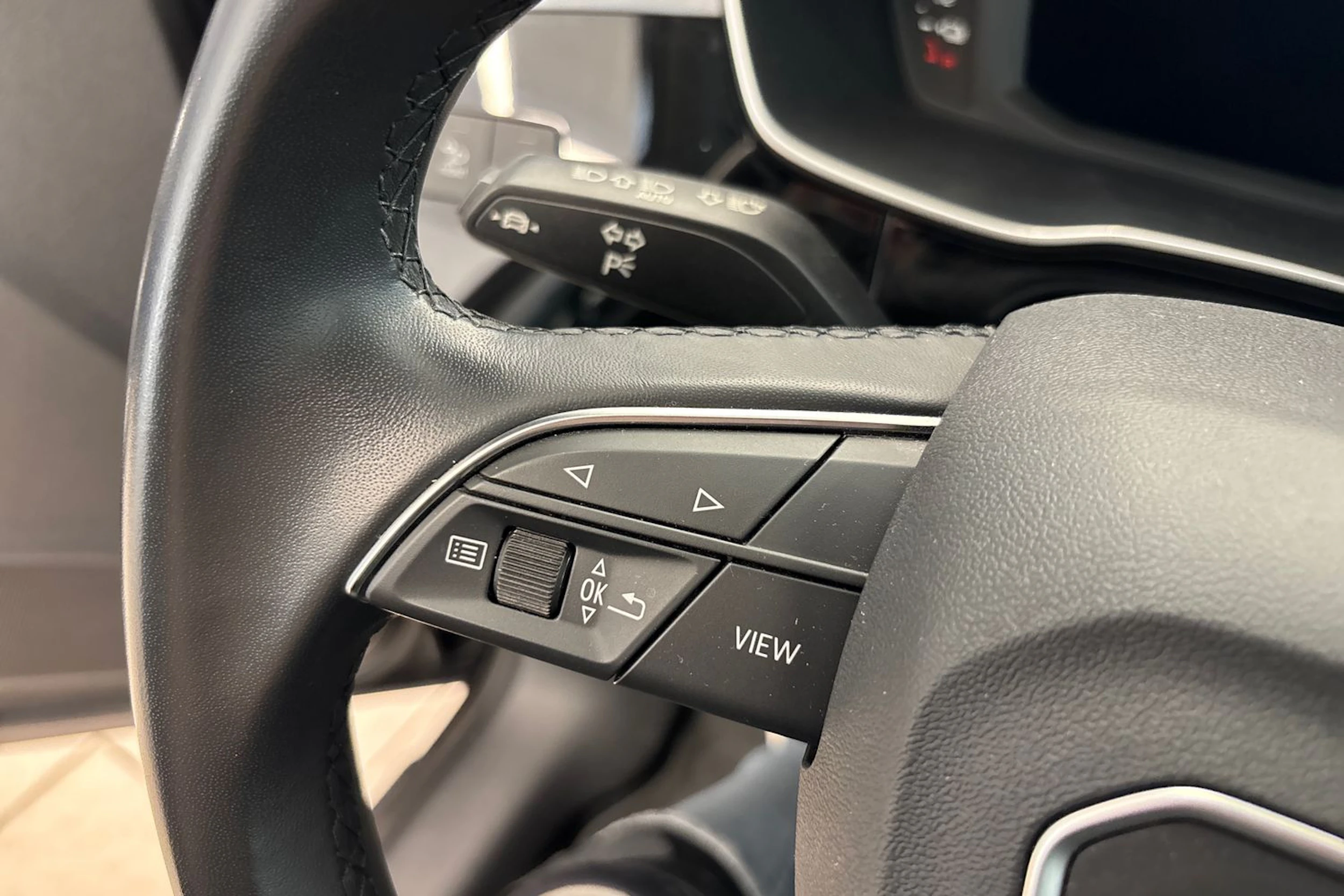 Musta Audi Q3 2022 kuva 22.
