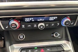 Musta Audi Q3 2022 kuva 26.