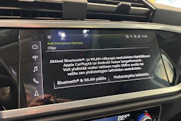 Musta Audi Q3 2022 kuva 31.