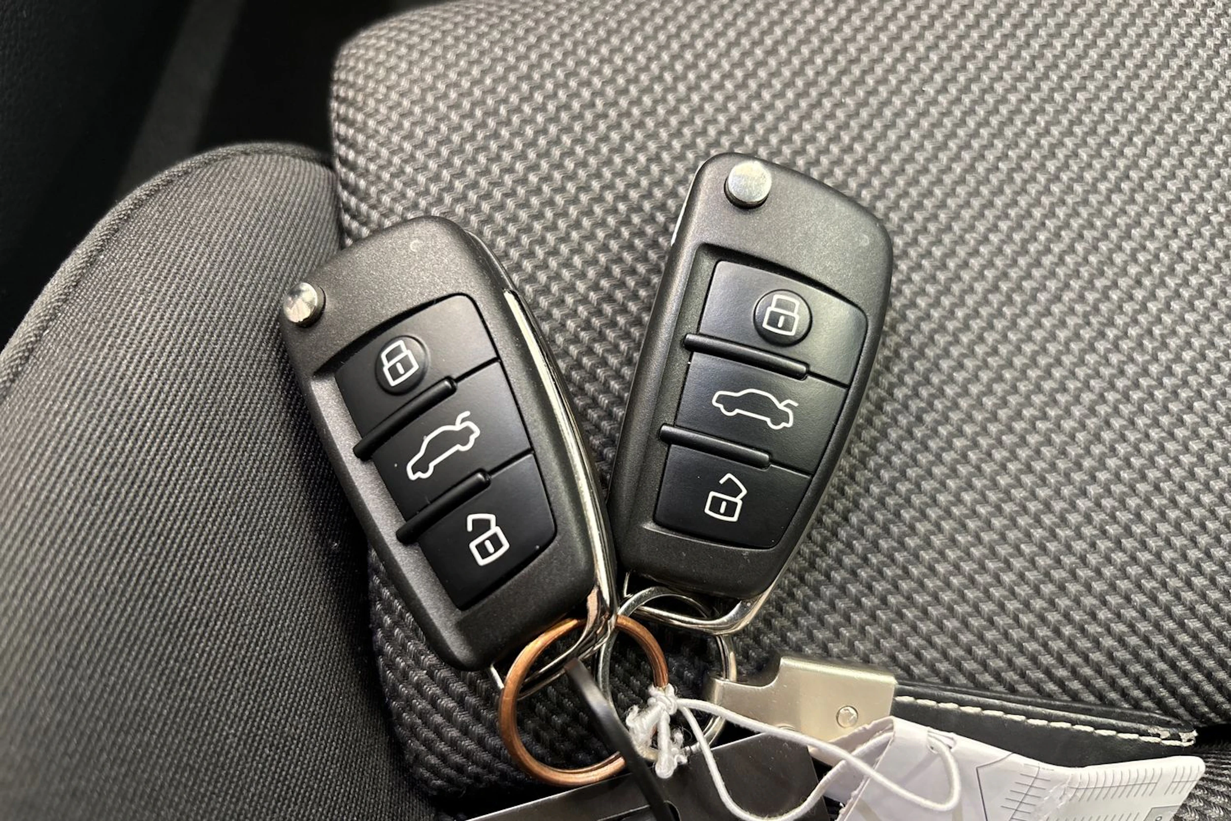 Musta Audi Q3 2022 kuva 34.
