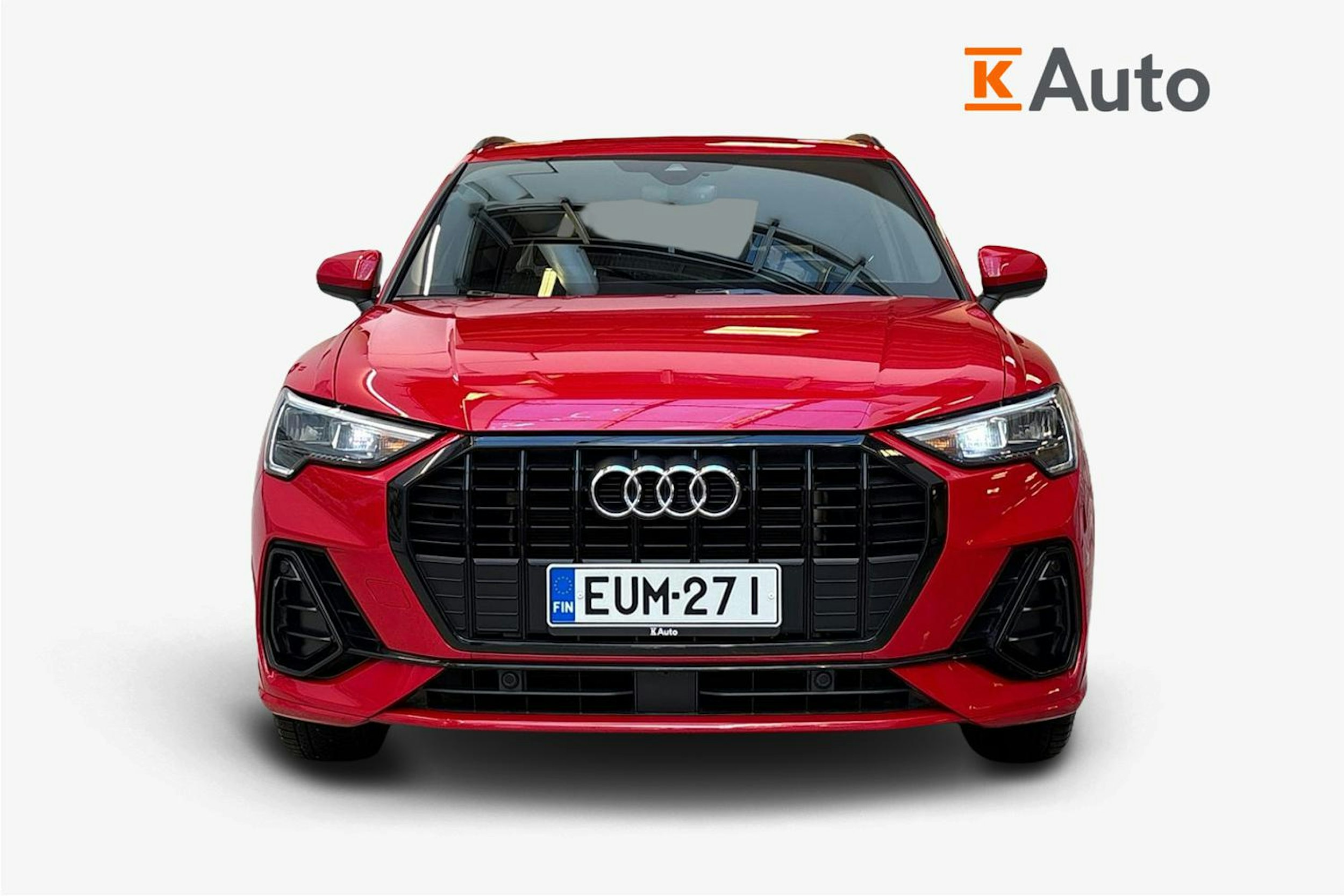 punainen Audi Q3 2022 kuva 4.