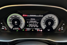 punainen Audi Q3 2022 kuva 17.