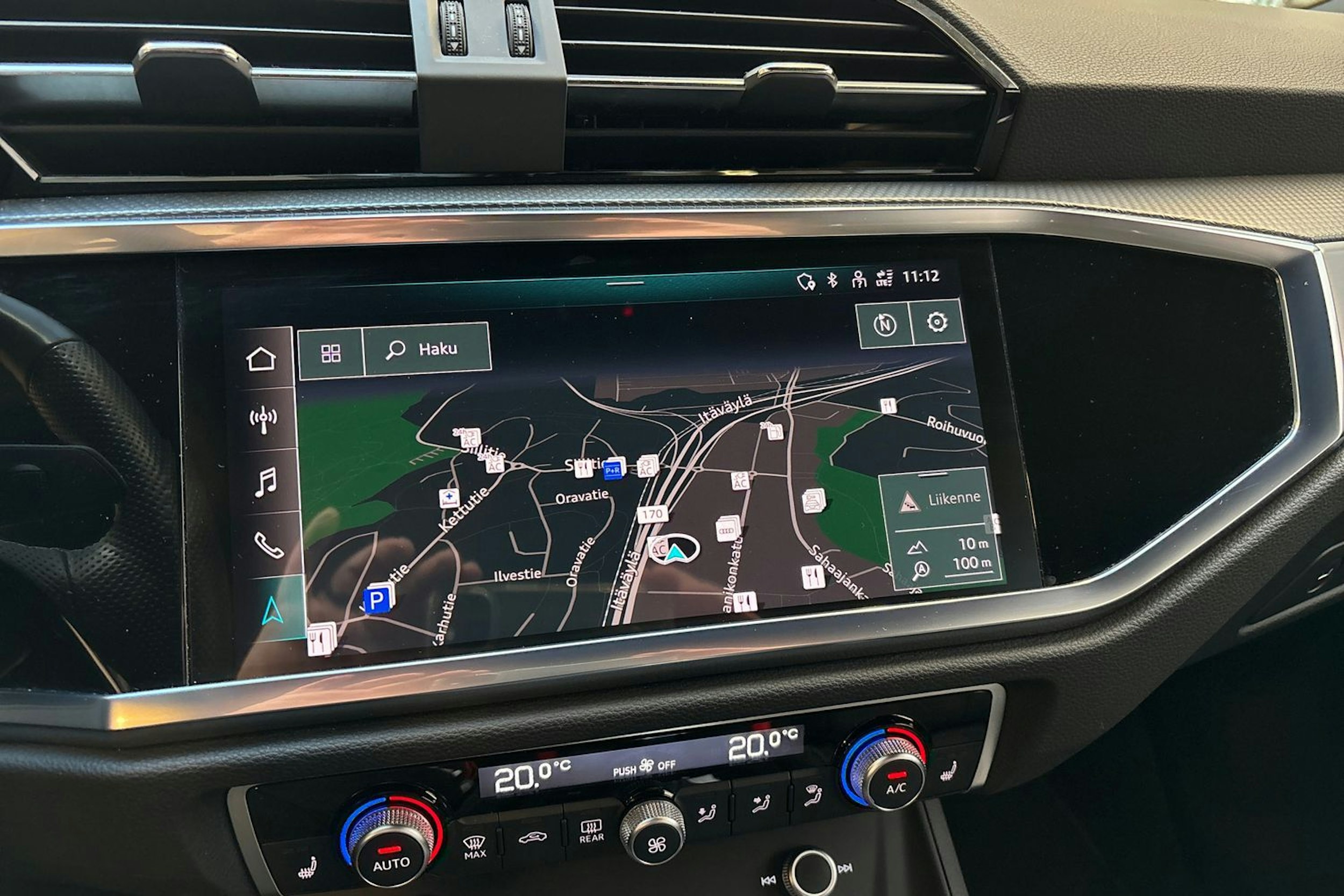 punainen Audi Q3 2022 kuva 19.