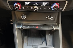 punainen Audi Q3 2022 kuva 20.