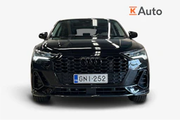 musta Audi Q3 2022 kuva 4.