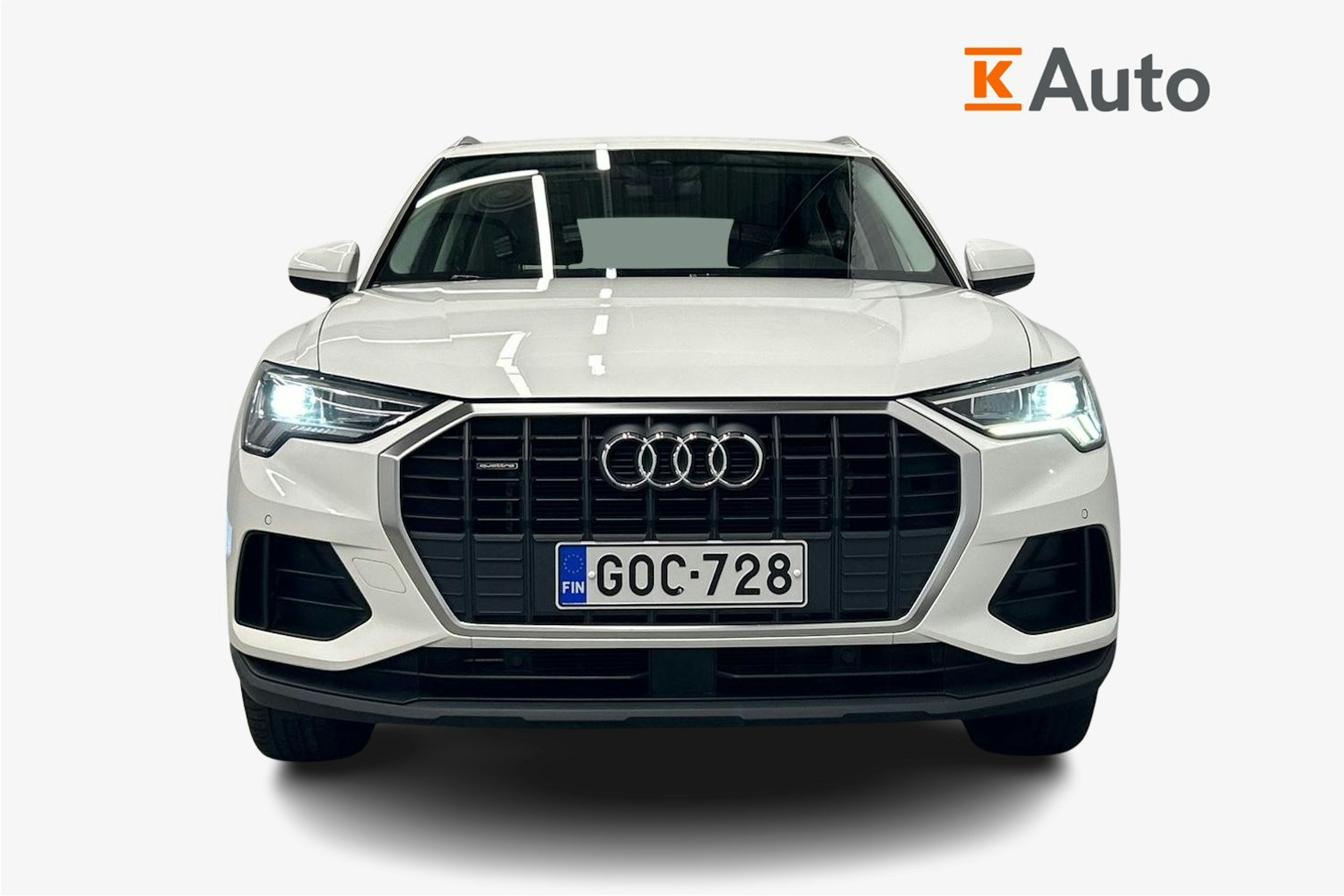 valkoinen Audi Q3 2022 kuva 5.
