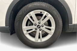 valkoinen Audi Q3 2022 kuva 11.