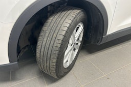 valkoinen Audi Q3 2022 kuva 13.