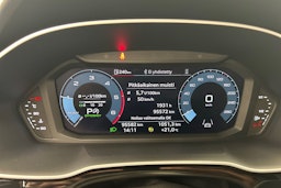 valkoinen Audi Q3 2022 kuva 15.