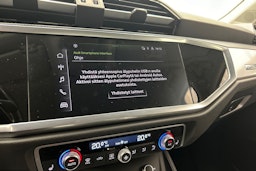 valkoinen Audi Q3 2022 kuva 19.