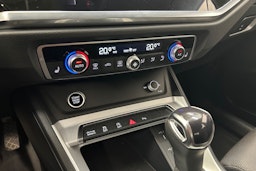 valkoinen Audi Q3 2022 kuva 20.