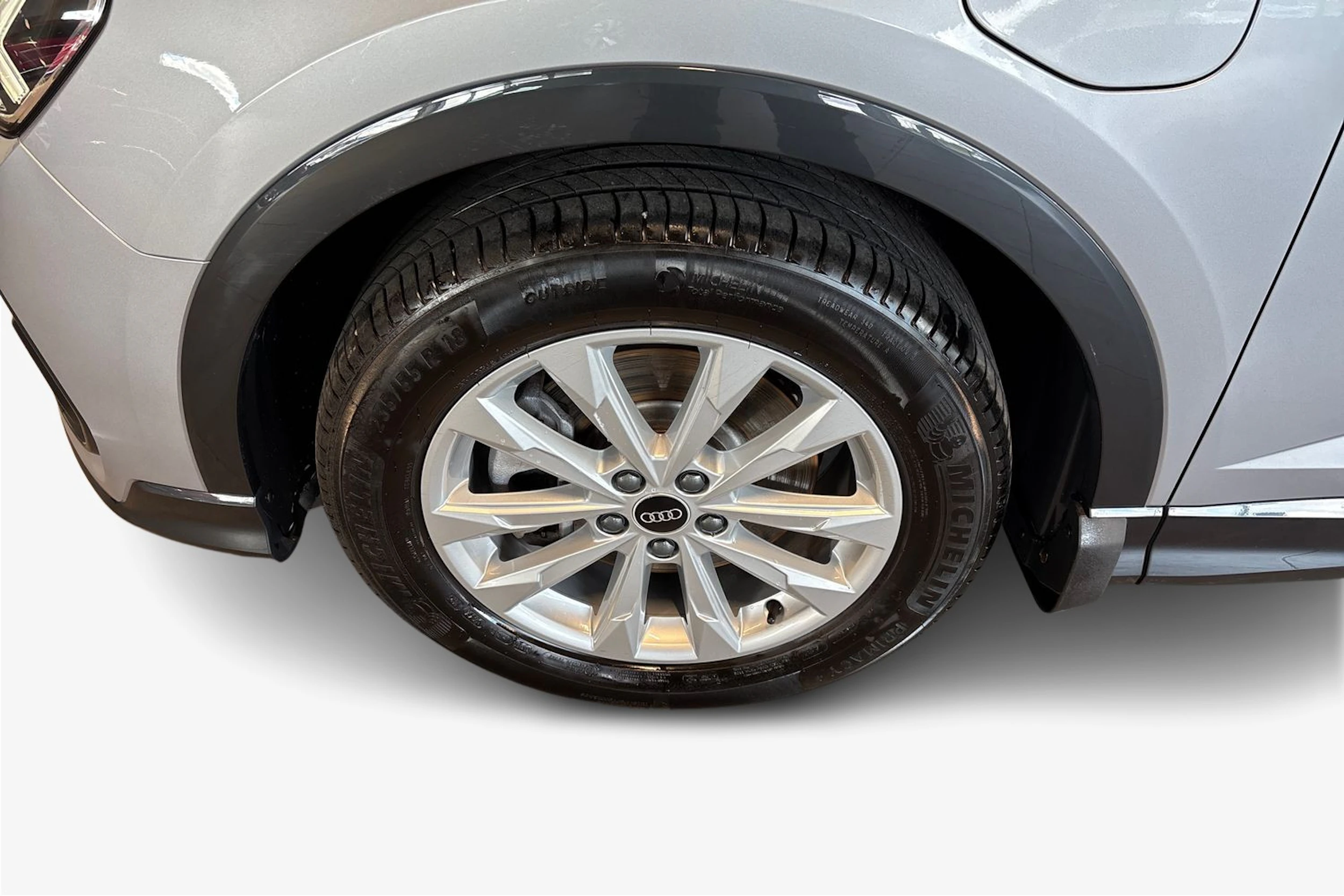 Hopea Audi Q3 2022 kuva 11.