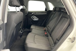 valkoinen Audi Q3 2022 kuva 10.
