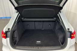 valkoinen Audi Q3 2022 kuva 14.