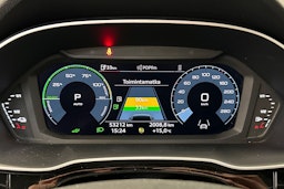 valkoinen Audi Q3 2022 kuva 19.