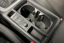 valkoinen Audi Q3 2022 kuva 29.