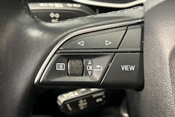 valkoinen Audi Q3 2022 kuva 31.