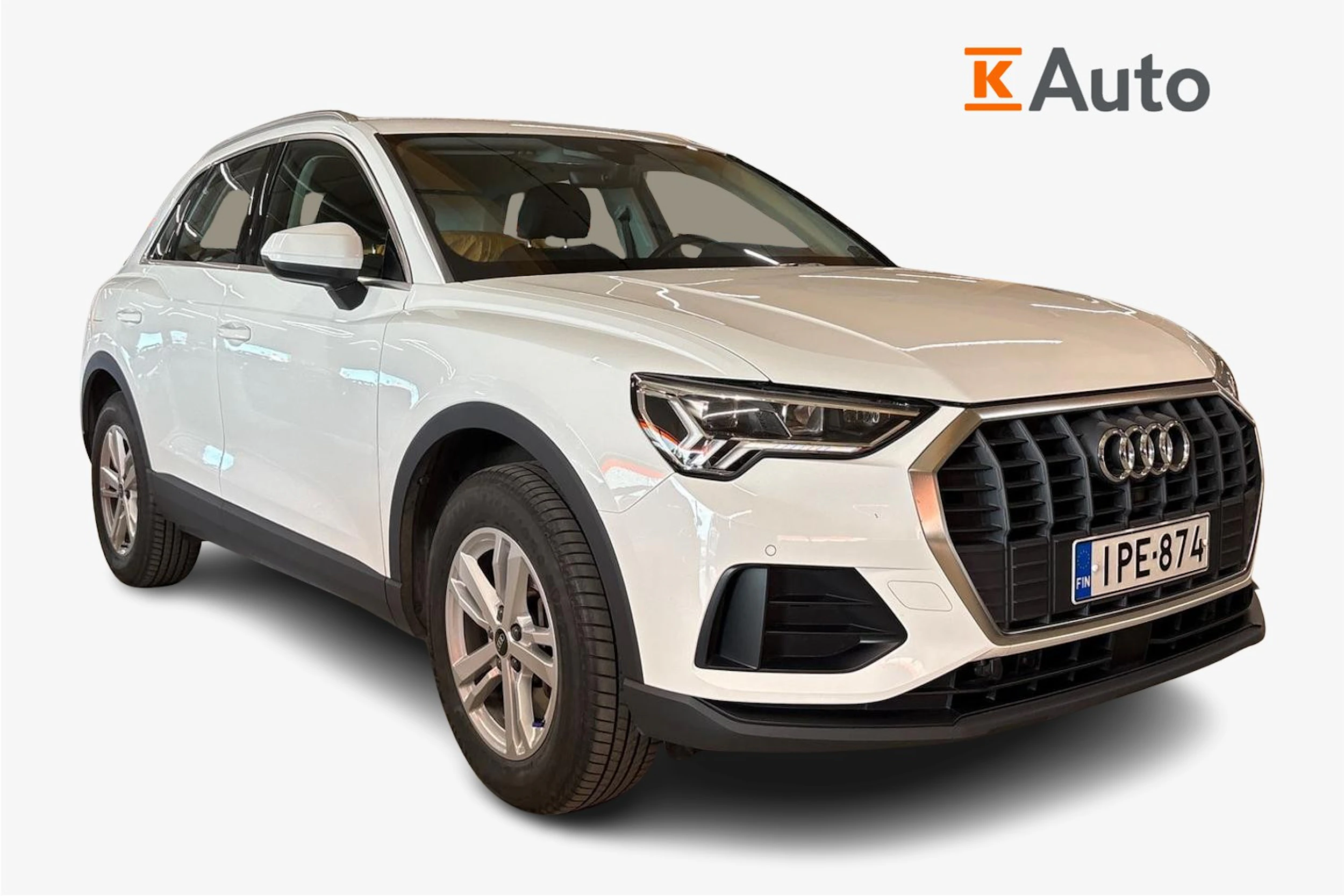 valkoinen Audi Q3 2022 kuva 1.