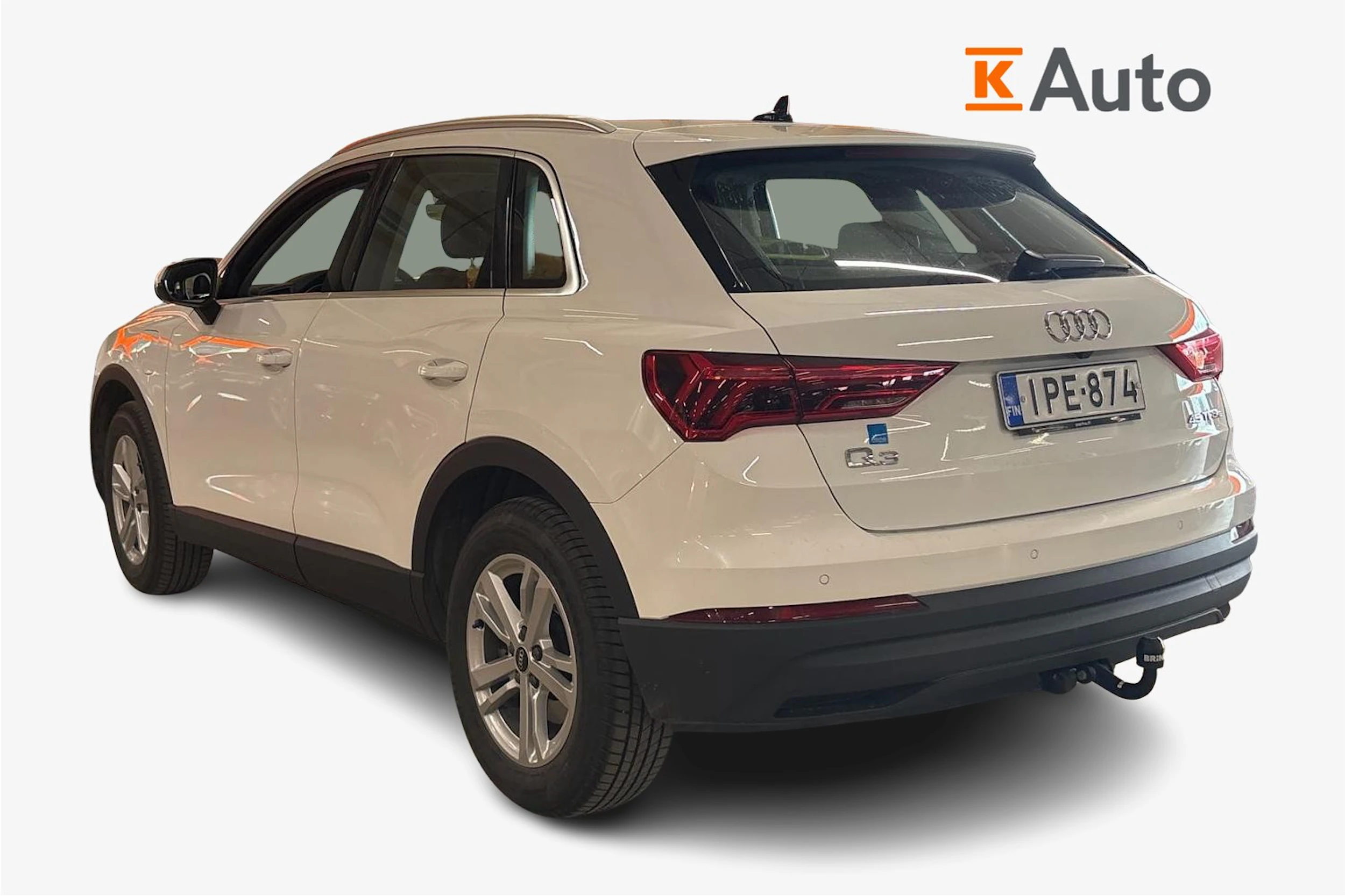 valkoinen Audi Q3 2022 kuva 2.