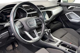 valkoinen Audi Q3 2022 kuva 3.